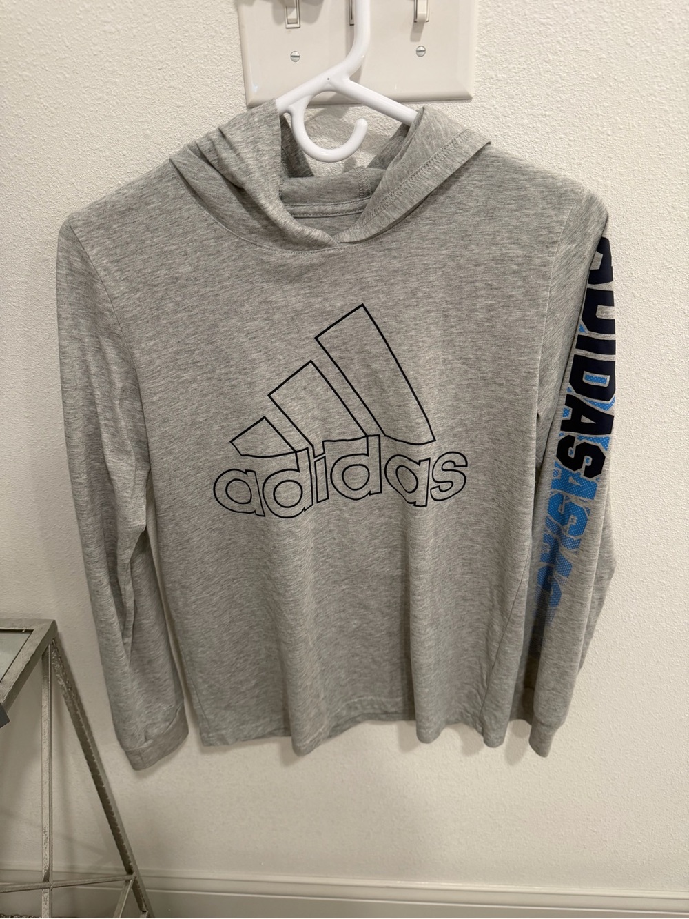 Boy’s adidas Gray Hooded Long-Sleeve Tee with Blue Sleeve Logo XL - Picture 1 of 1